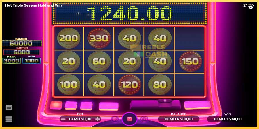 Hot Triple Sevens Hold & Win акча үчүн оюн машинасы, сүрөт 4