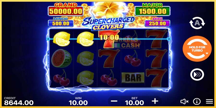 Supercharged Clovers: Hold and Win акча үчүн оюн машинасы, сүрөт 3